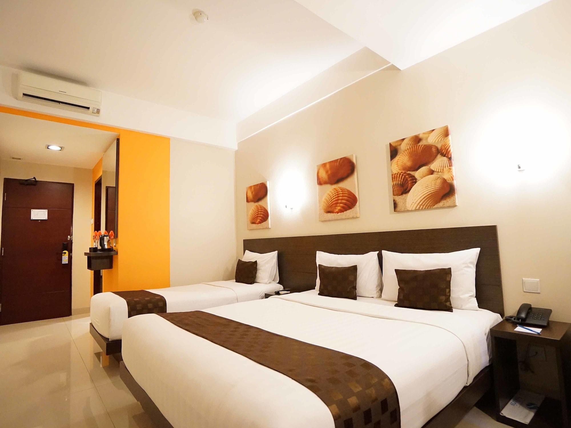 Solaris Hotel Malang Exterior foto
