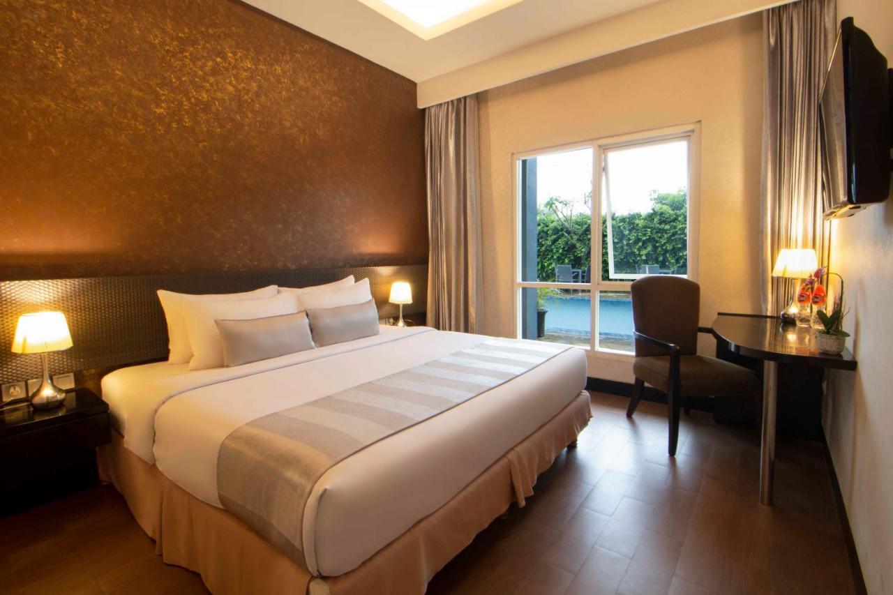 Solaris Hotel Malang Exterior foto