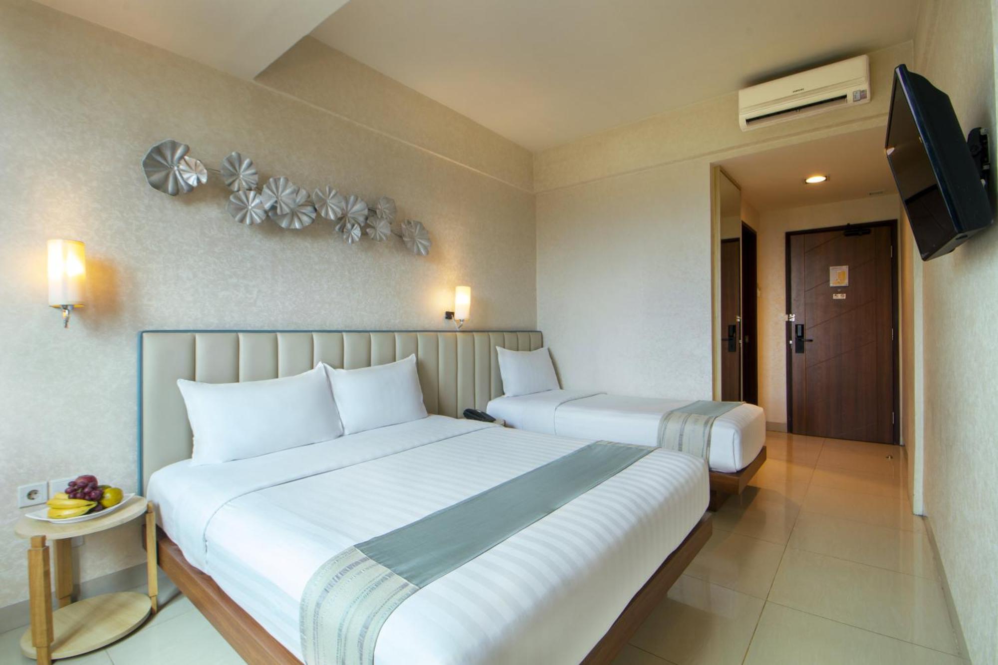 Solaris Hotel Malang Exterior foto
